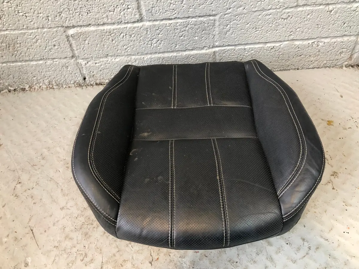 Range Rover Sport Seat Padded Base Near Side Front Black Leather Heated L17026 1