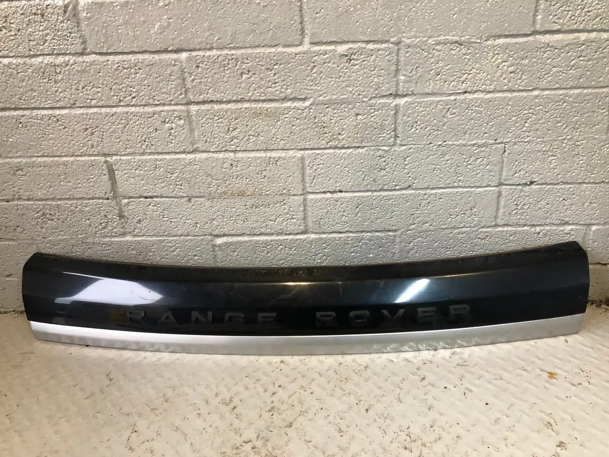Range Rover Sport Tailgate Trim Sumatra Black Lrc 797 Facelift L320 2011 To 2013 1