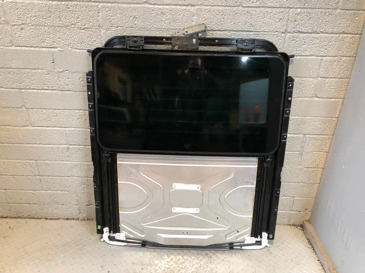 Range Rover L322 Sunroof Glass Cartridge Frame Assembly 2002 To 2012 R13016 1