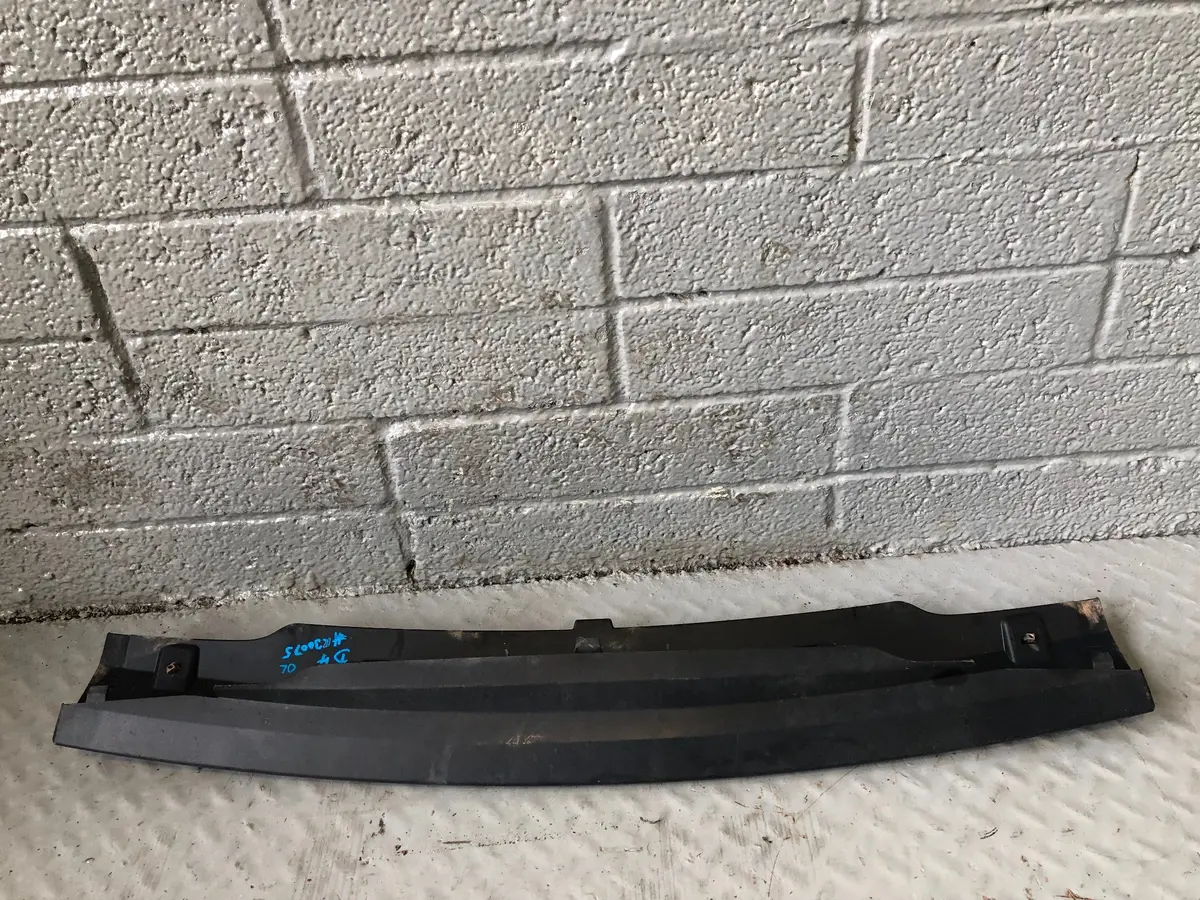 Discovery 4 Front Bumper Tow Eye Cover Ah22-17K950-Ab Land Rover K30075 1