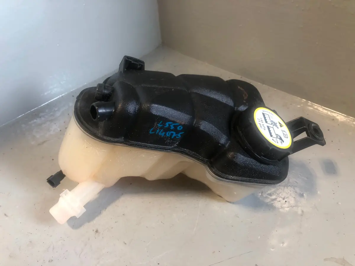 Discovery Sport Coolant Header Expansion Tank 2.0 D L550 Land Rover 1