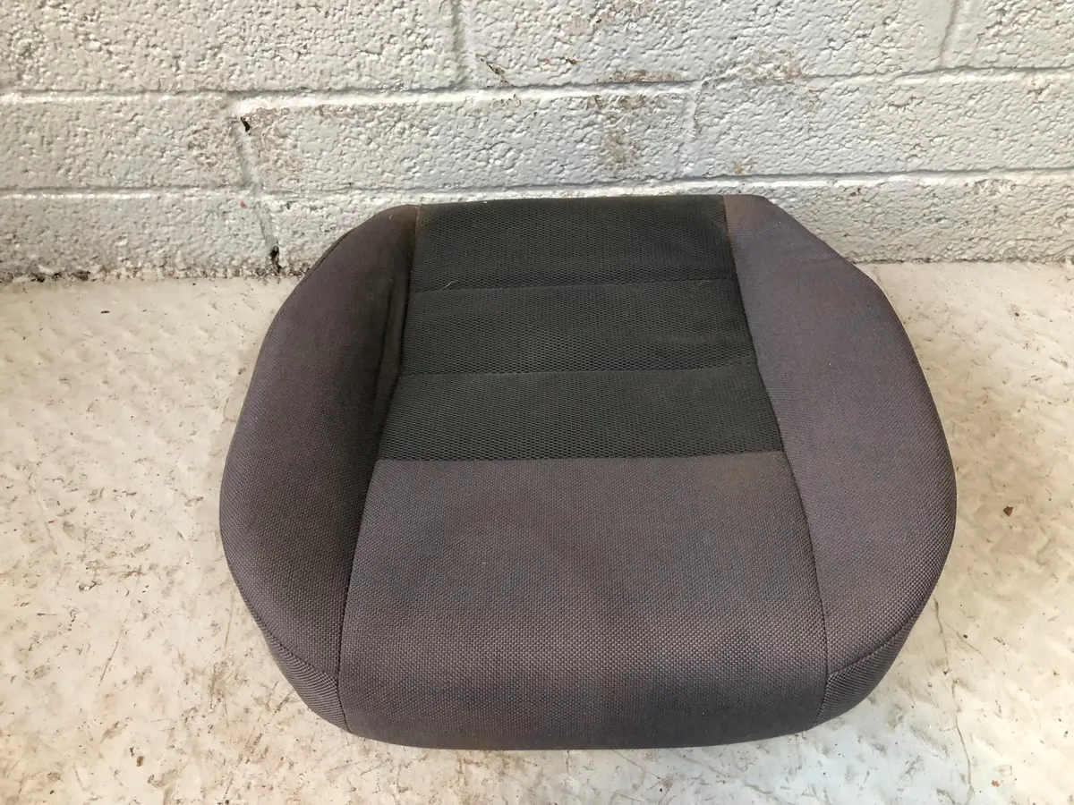 Discovery 3 Seat Padded Base Off Side Front Grey Cloth Land Rover K12016 1