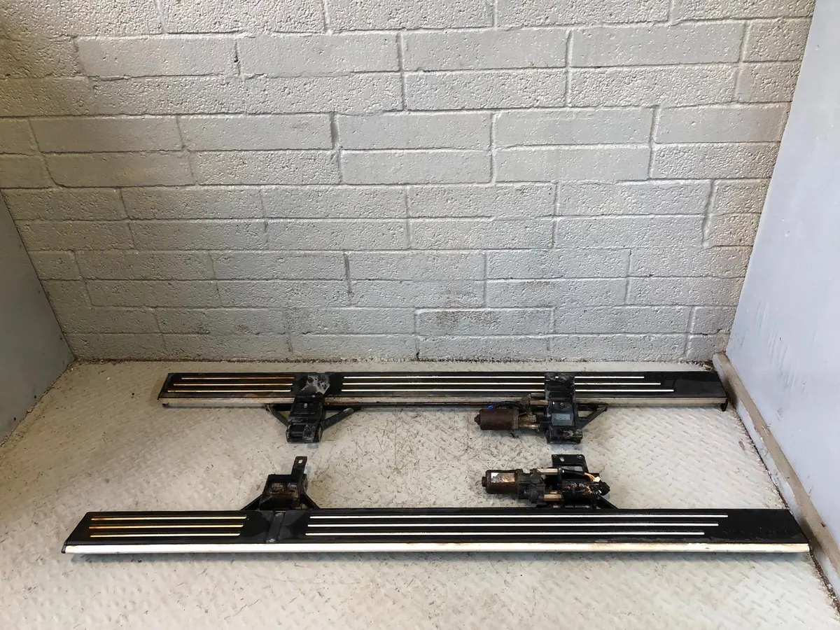 Range Rover L322 Side Steps Set Deployable With Motors Genuine Spares Repairs 1