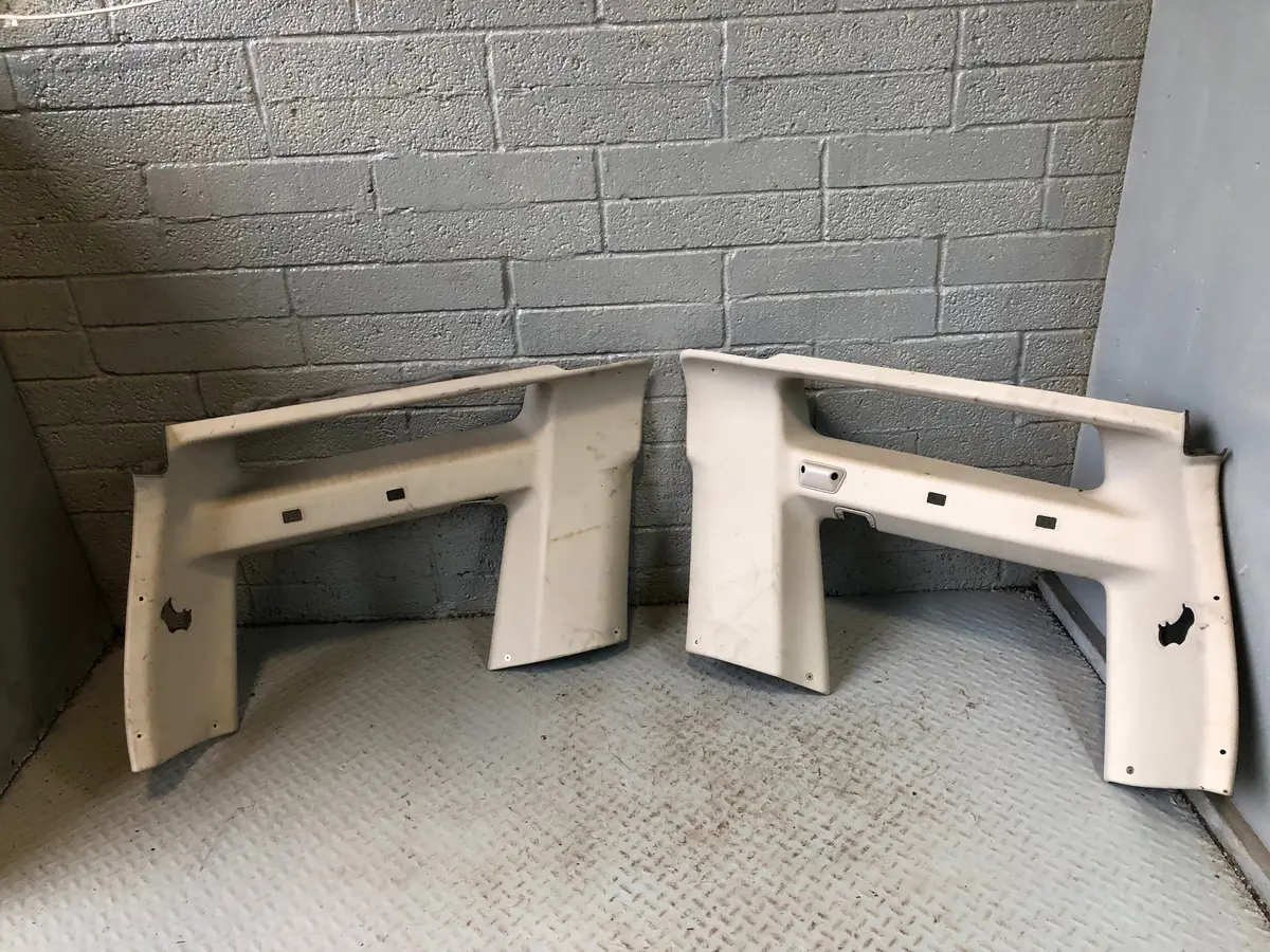 Discovery 2 Window Surround Trim Pair Rear Boot Land Rover 7 Seat R19026 1