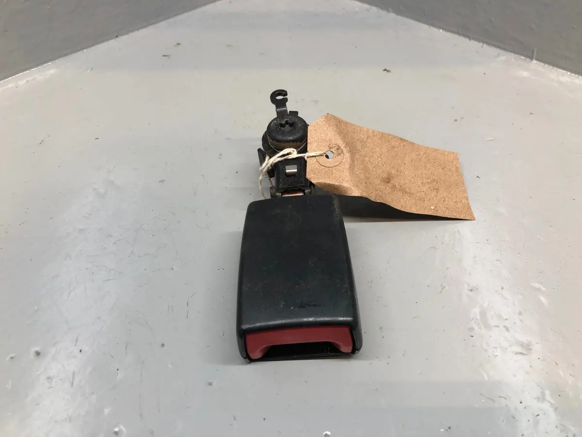 Discovery 3 Seat Belt Buckle Off Side Rear Land Rover Type 1 5 Seater Only 1