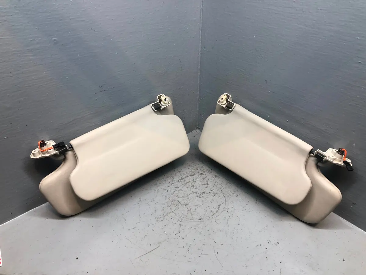 Range Rover L322 Sun Visors Mirrors And Lights Ivory Overfinch Leather R27115 1