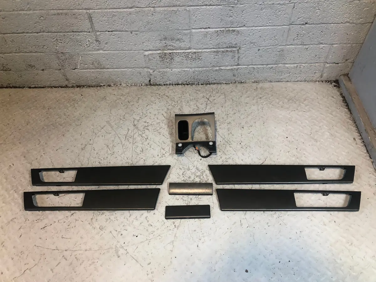 Discovery 4 Trim Kit Interior Doors Dashboard Matt Grey Land Rover L05125 1