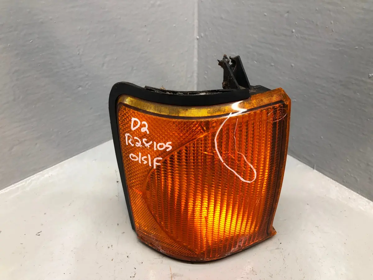 Discovery 2 Indicator Off Side Front Td5 And V8 Land Rover 1998 To 2002 R28105 1