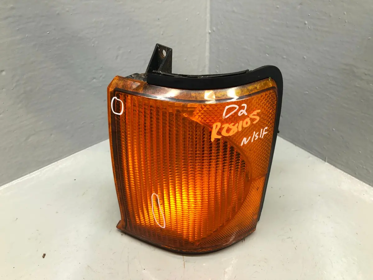 Discovery 2 Indicator Near Side Front Td5 And V8 Land Rover 1998 To 2002 R28105 1