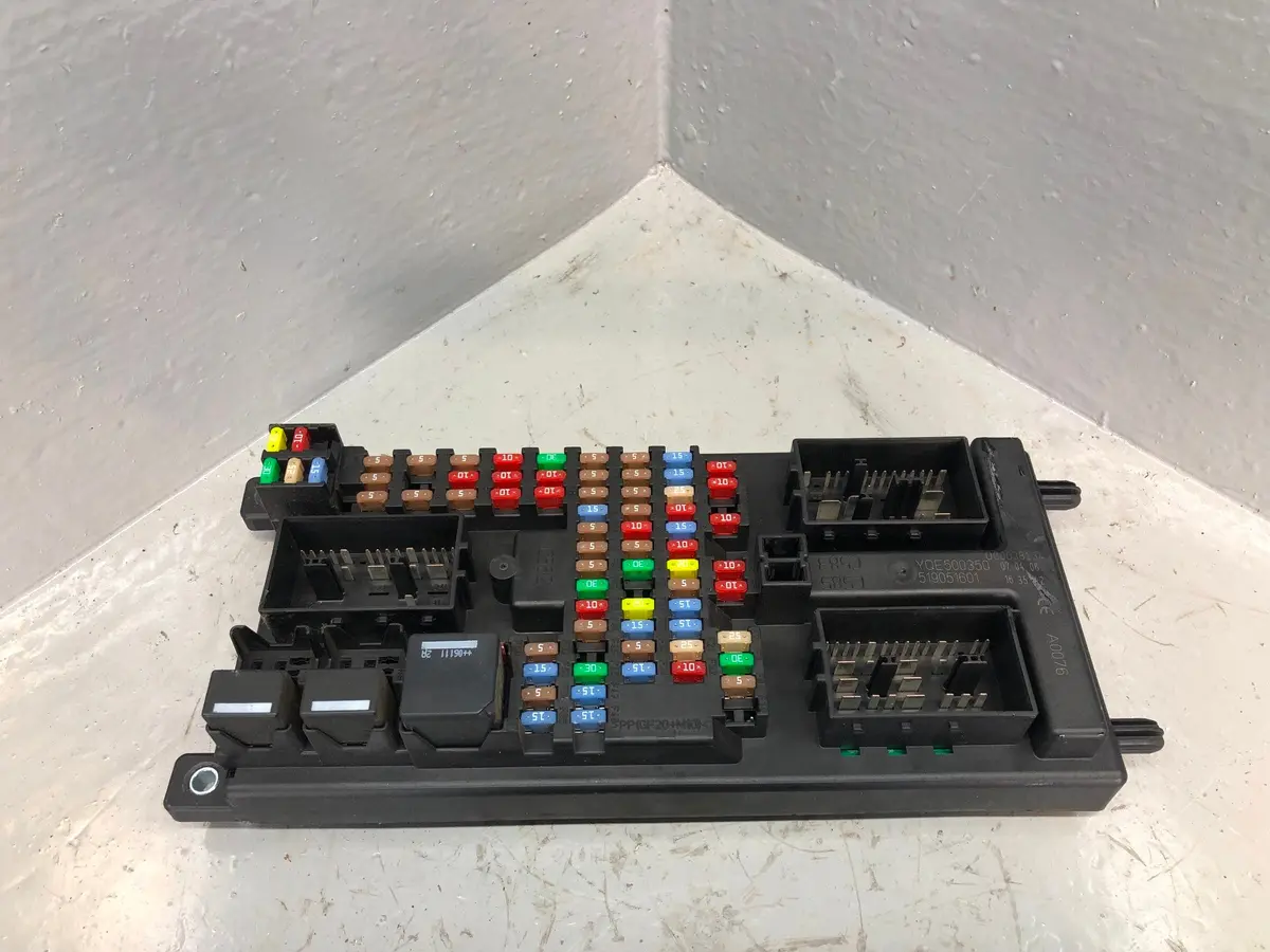 Fuse Box Body Control Module 2.7 Tdv6 Yqe500350 Range Rover Sport Discovery 3 1