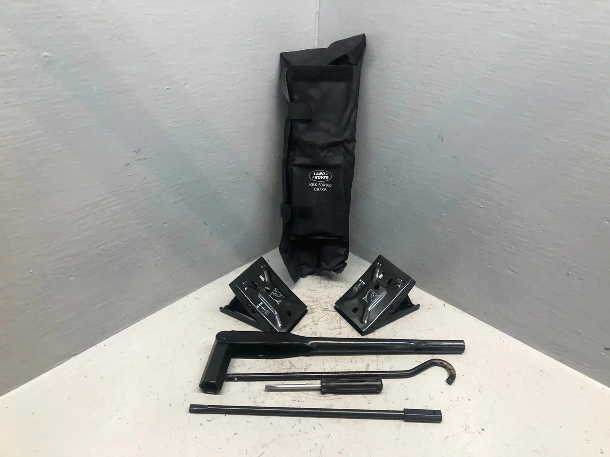 Discovery 3 4 Tool Kit In A Bag Kbk500160 Land Rover 2004 To 2016 L05125 1