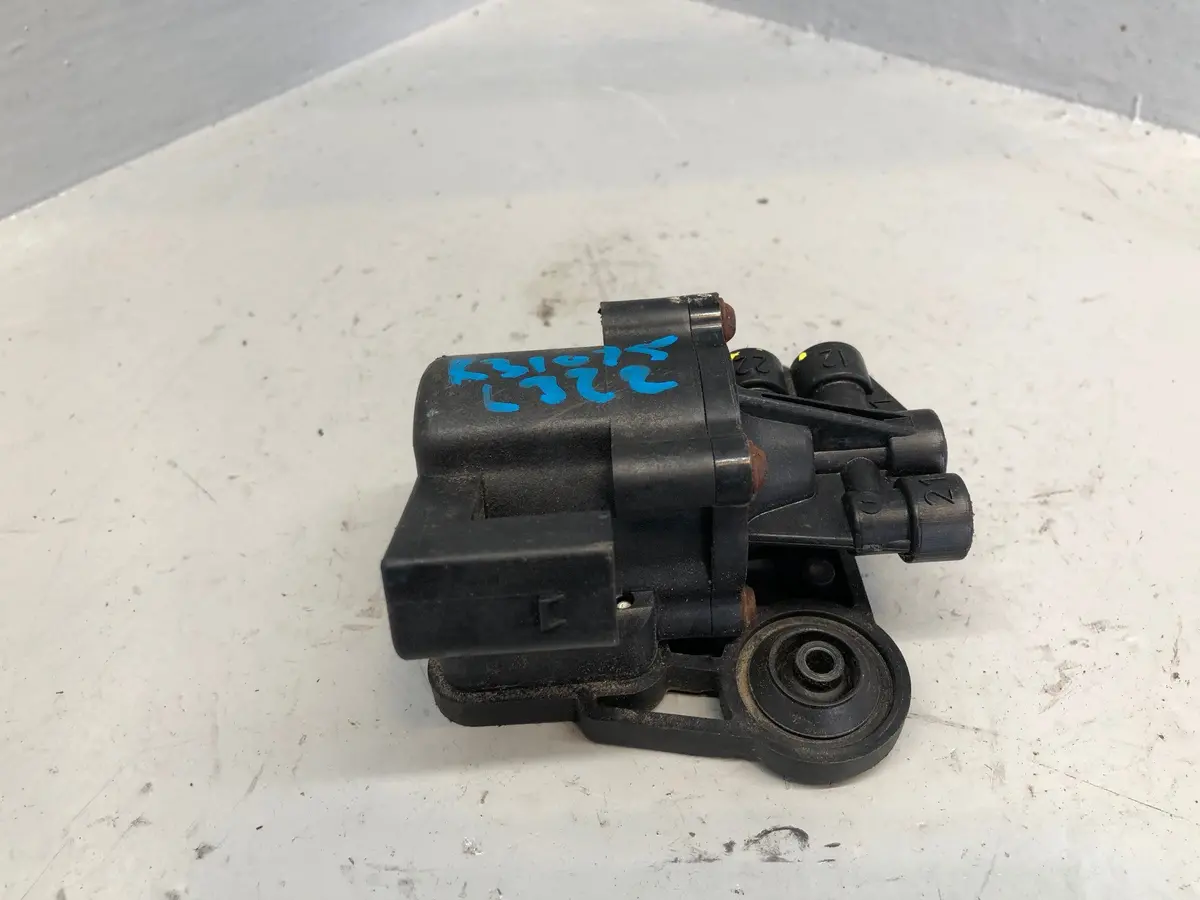 Range Rover L322 Cross Over Valve Front Air Suspension 472 152 566 2002 To 2006 1