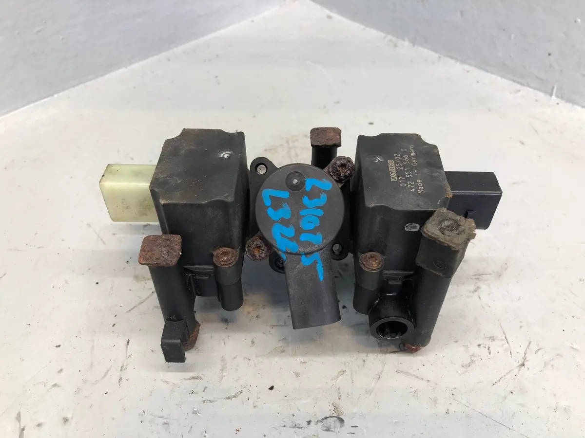 Range Rover L322 Air Suspension Crossover Valve Block Centre 472 551 566 0 1