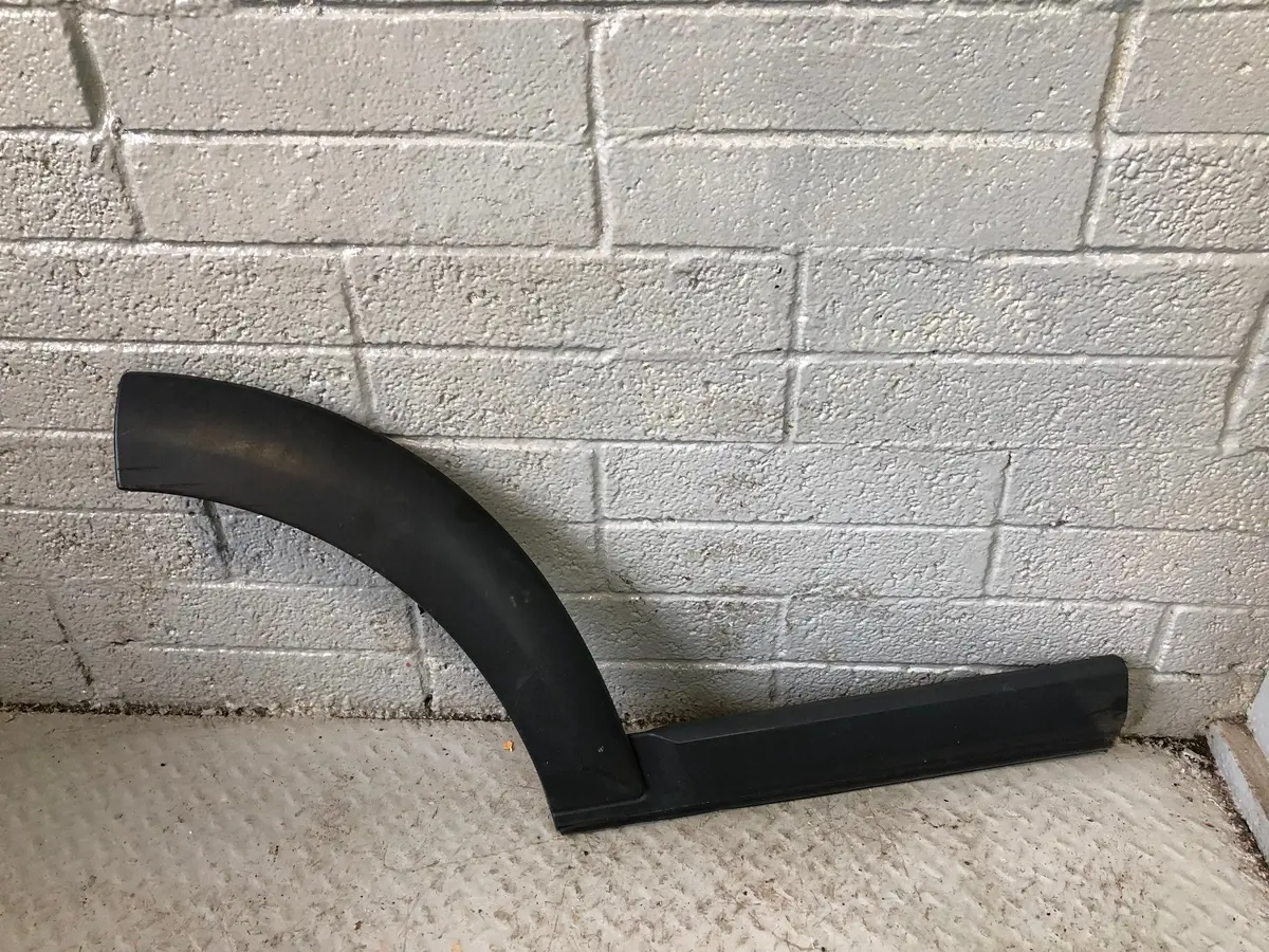 Discovery 3 Door Moulding Wheel Arch Trim Off Side Rear Land Rover K12016 1