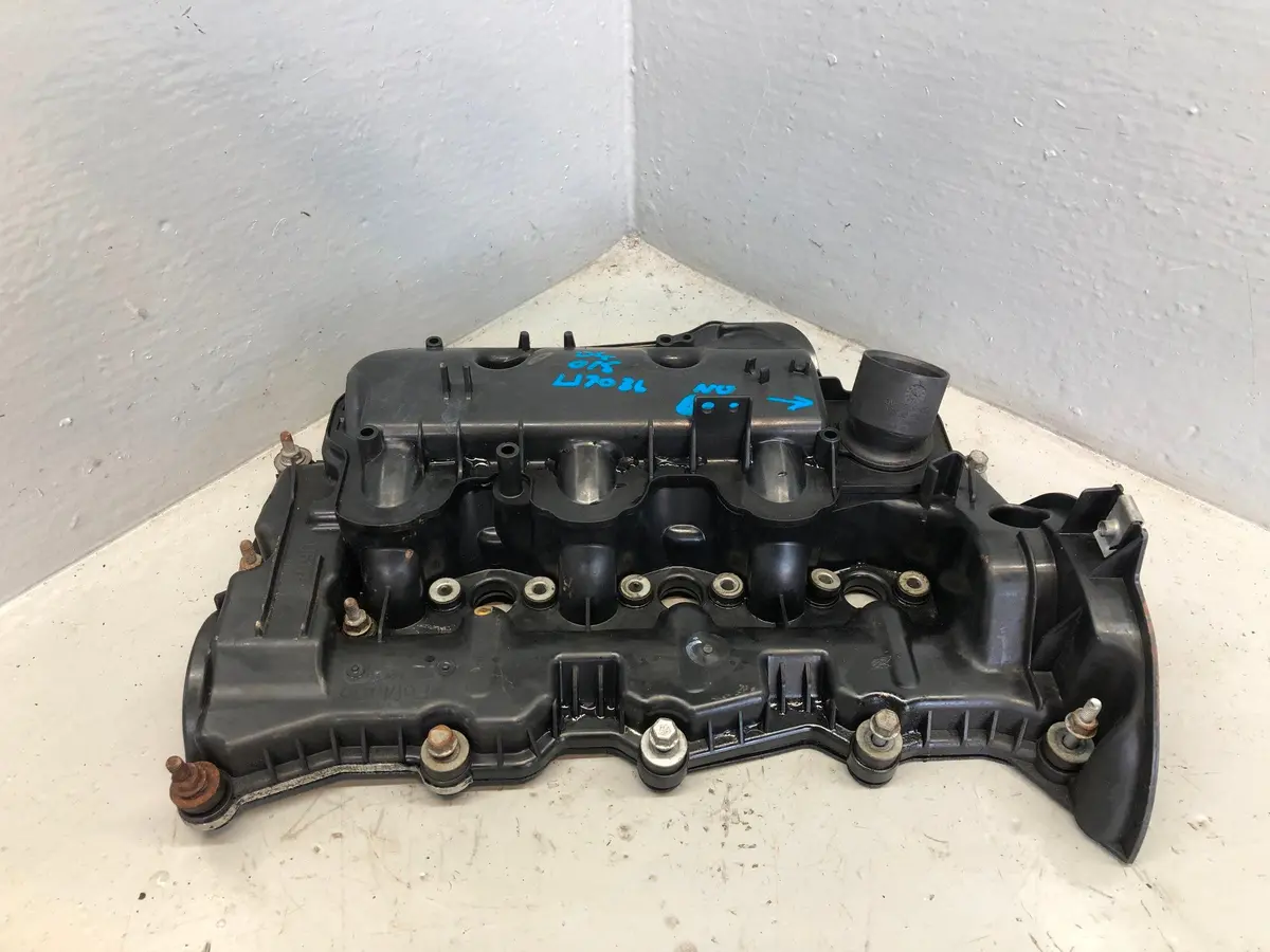 Rocker Cover Inlet Manifold Right Off Side Discovery 4 Range Rover Sport L17036 1