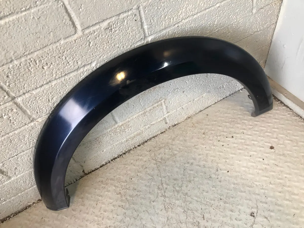 Discovery 4 Wheel Arch Trim Front Left Buckingham Blue Land Rover 2009 To 2016 2