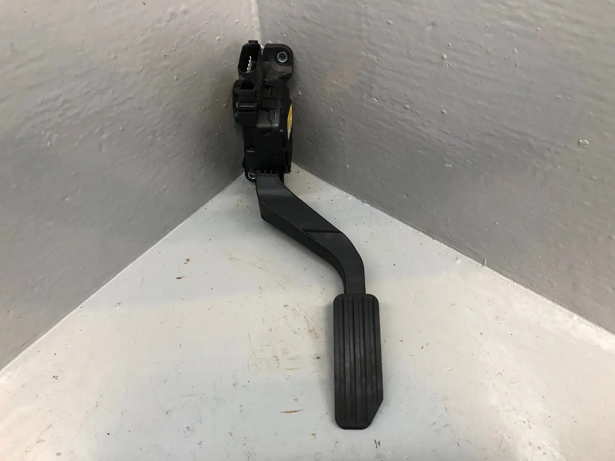 Range Rover Evoque Throttle Accelerator Pedal Ej32-9F836-Da L538 2011 To 2018 1