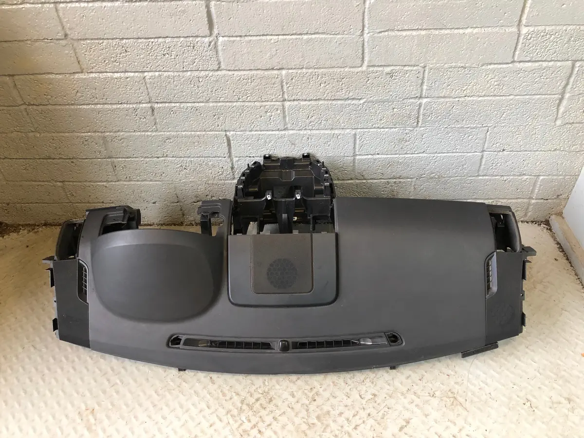 Freelander 2 Dashboard With Airbag Black Land Rover 2006 To 2014 R22016 1