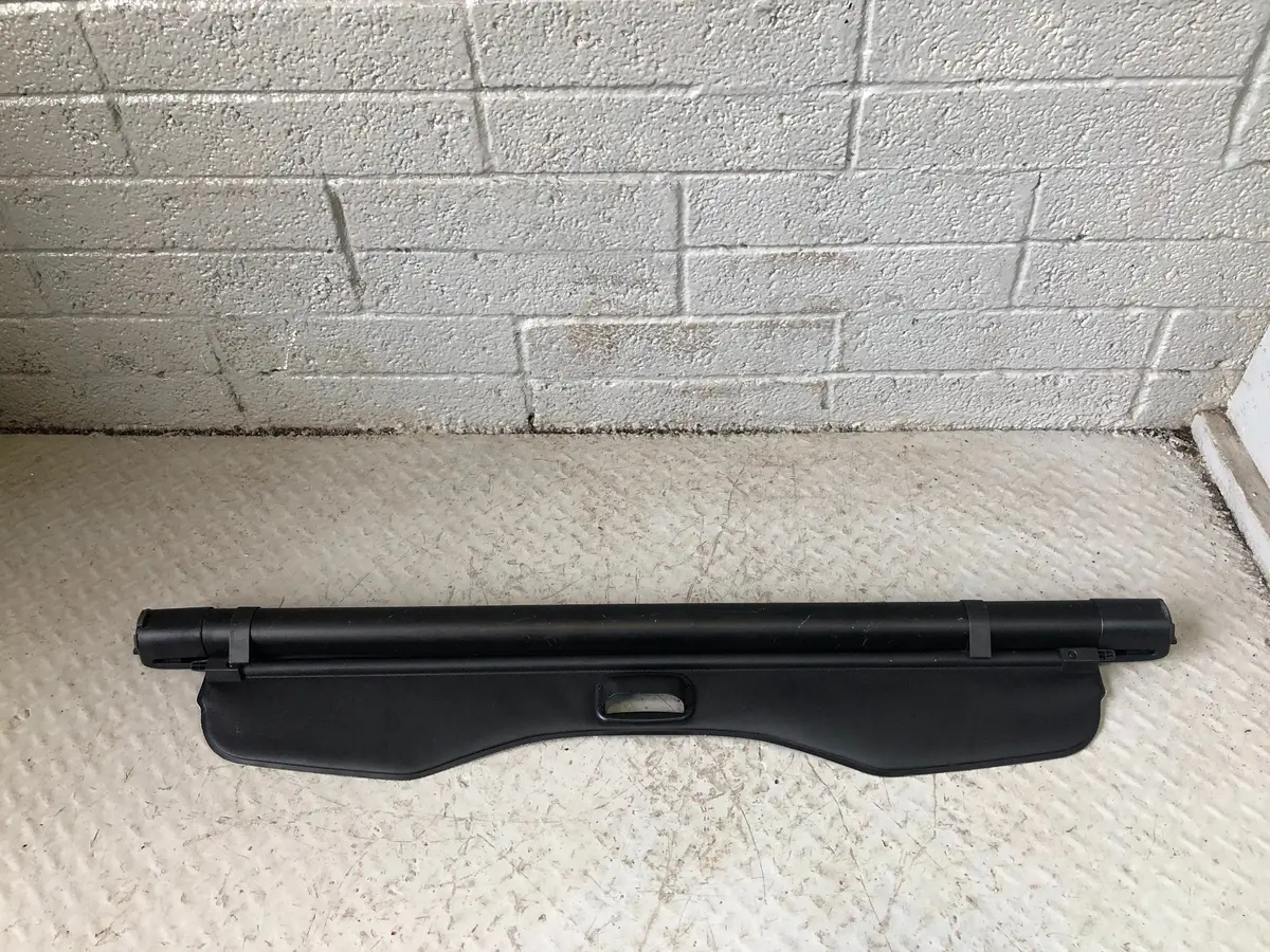 Freelander 2 Retractable Load Cover Parcel Shelf Black Land Rover R09125 1