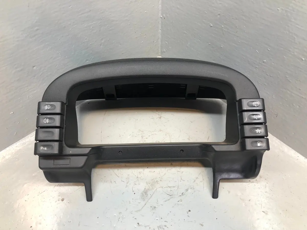 Discovery 2 Instrument Surround Speedo In Black Land Rover 1998 To 2004 R19026 1