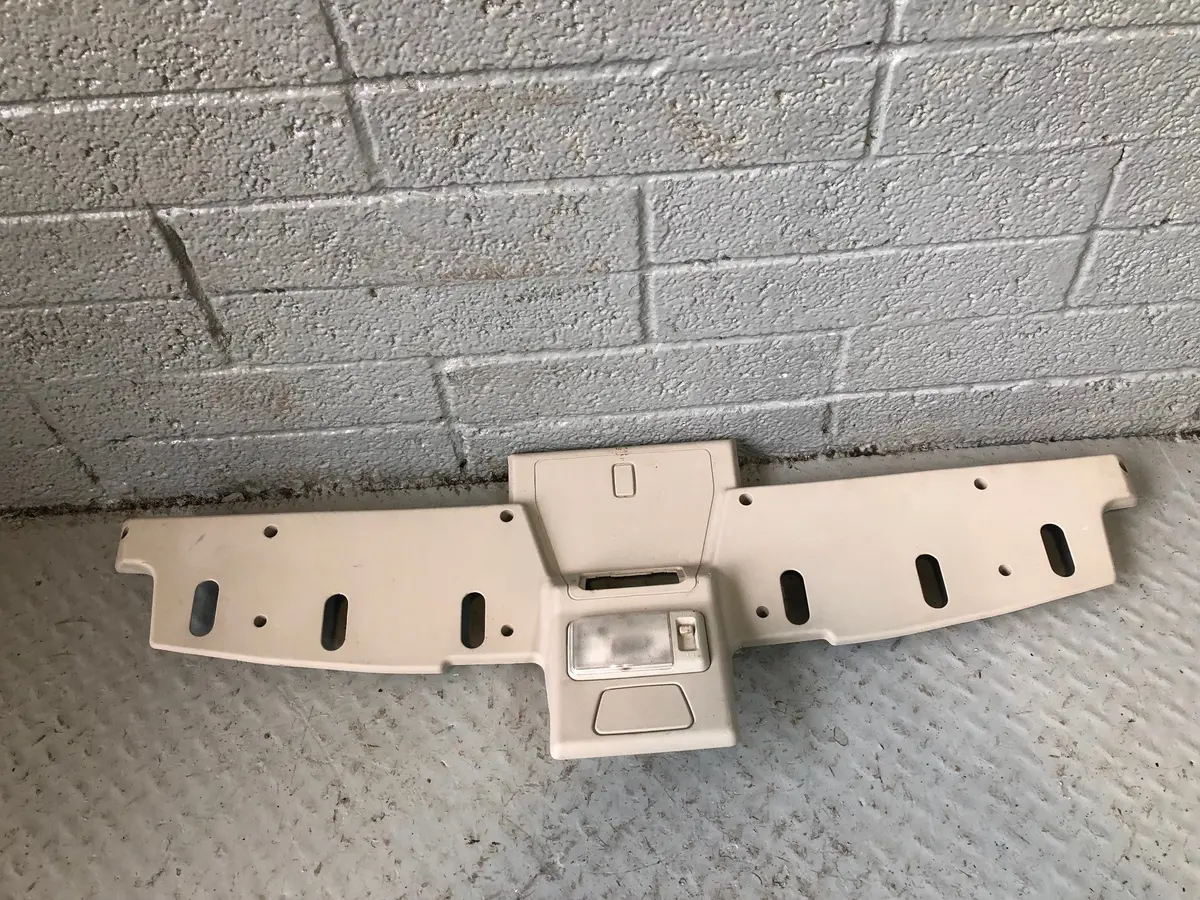 Discovery 2 Roof Trim Panel With Interior Light Land Rover 1998 To 2004 R19026 1