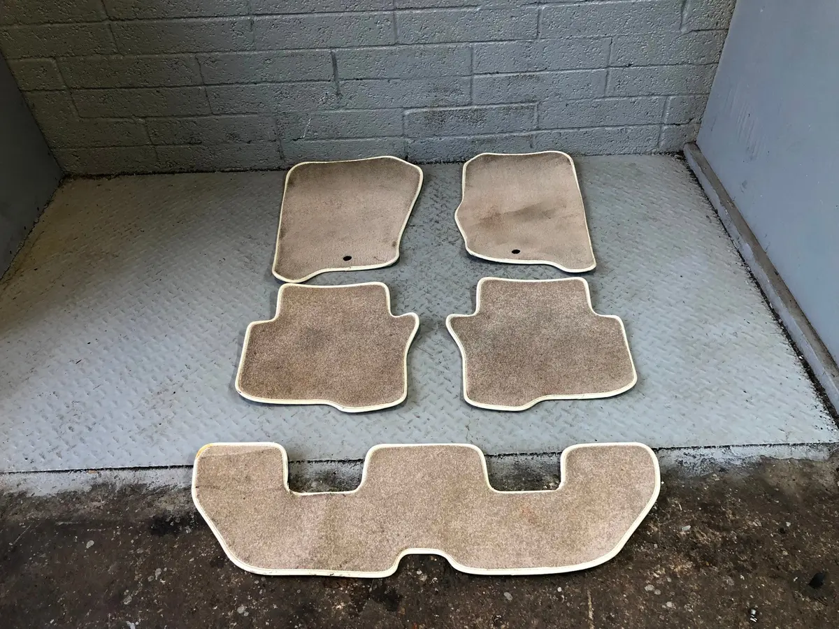 Discovery 4 Floor Mats Carpet Beige Set Of 5 Land Rover 2009 To 2016 L05125 1