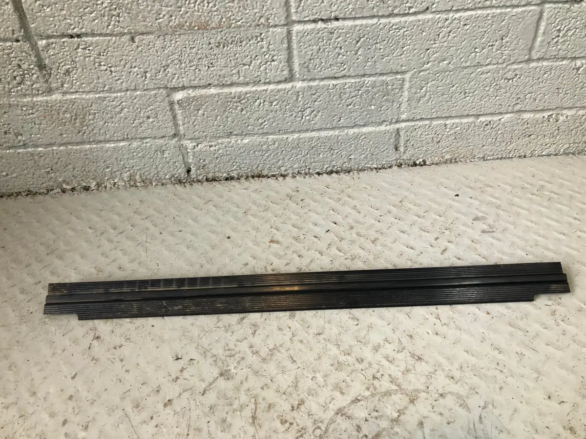 Discovery 2 Sill Trim Interior Near Side Front Land Rover 1998 To 2004 R19026 1