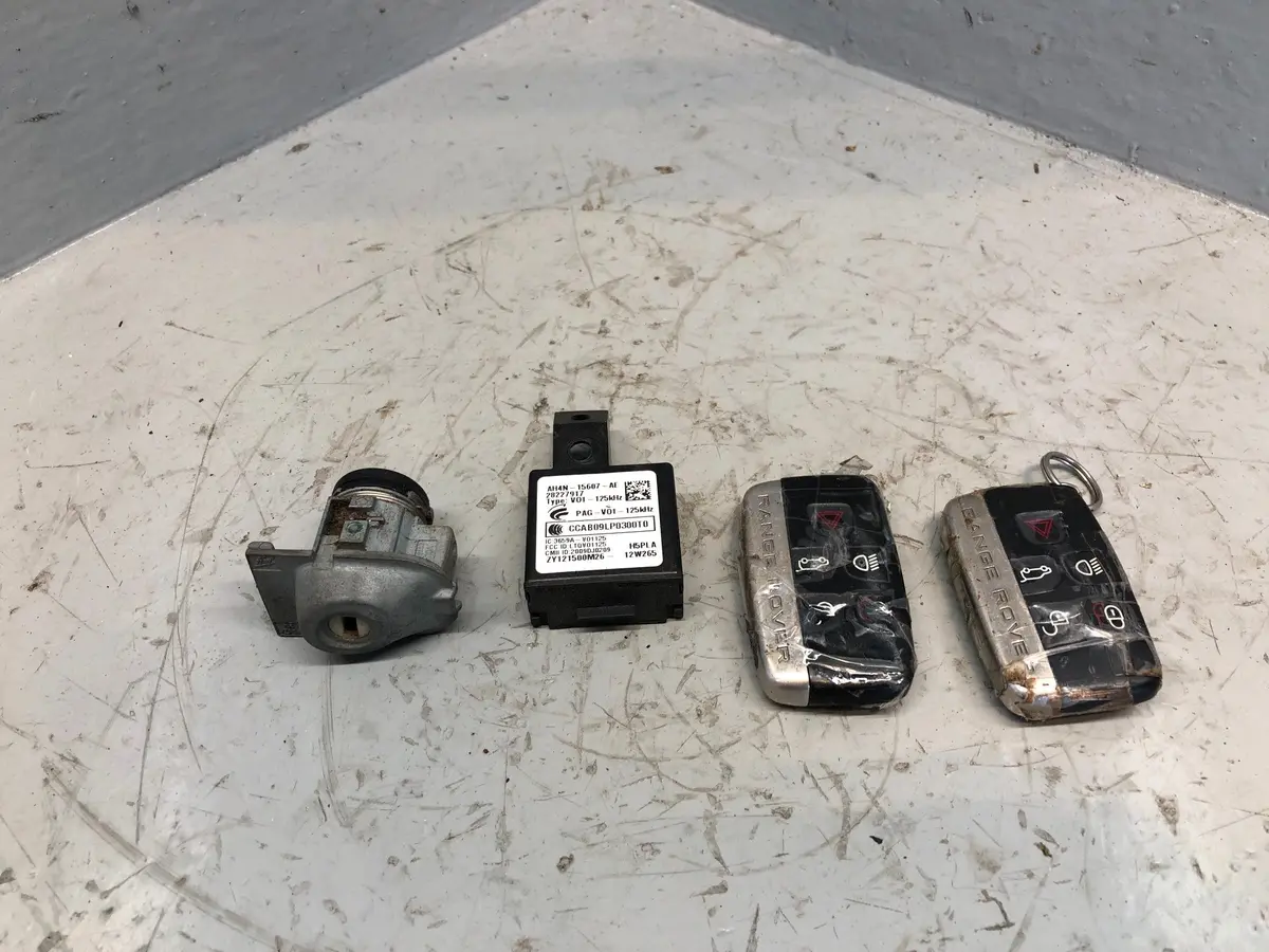 Range Rover Sport Key Set Control Module With Door Lock 2009 To 2013 L20016 1