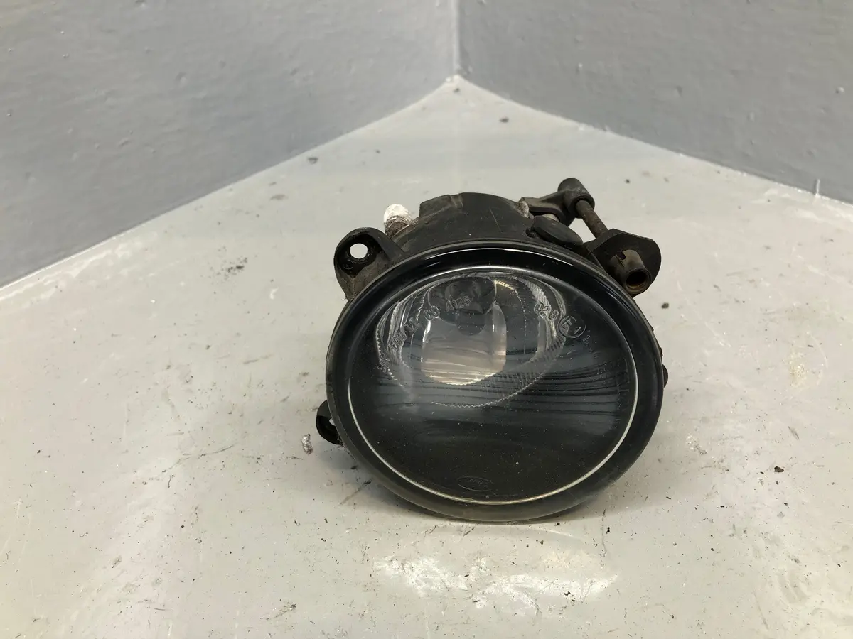 Range Rover Sport Fog Light Assembly Off Side Front Xbj000080 2005 To 2009 1
