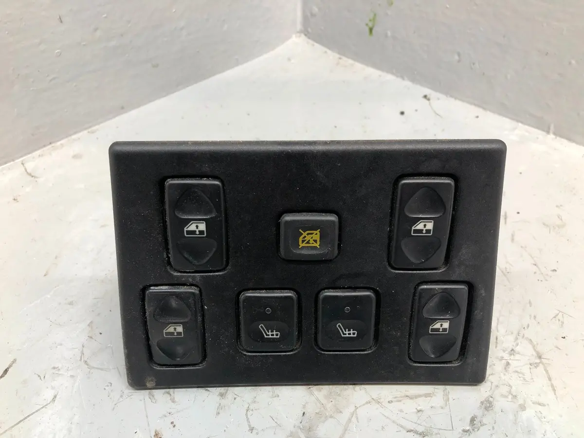 Discovery 2 Electric Window Switch Pack Black Land Rover 2002 To 2004 R19026 1