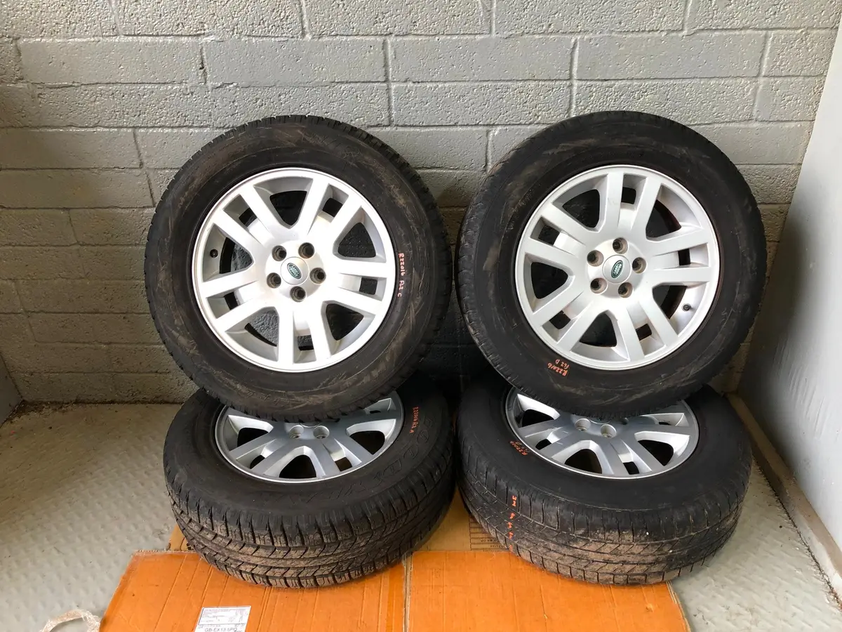 Freelander 2 Alloy Wheels And Tyres 17" Land Rover 235/65R17 2006 To 2015 R22016 1