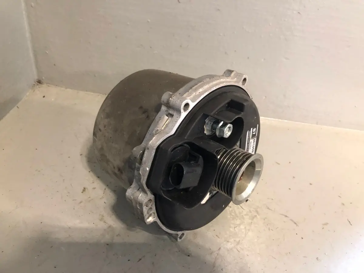 Range Rover L322 Alternator 4.4 V8 M62 Water Cooled Aftermarket 2002 To 2005 1