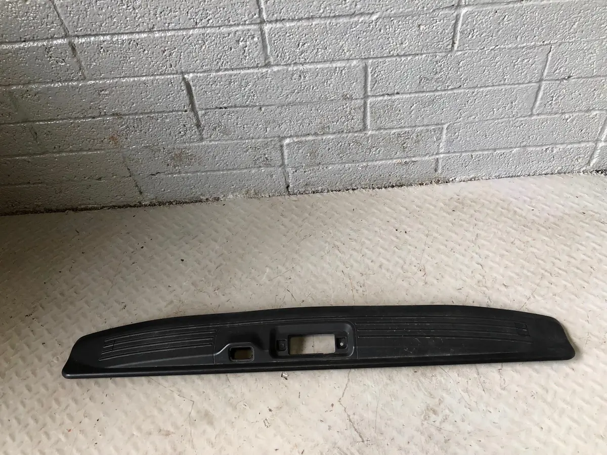 Range Rover L405 Lower Tailgate Trim Ck52 13D748 A Black 2013 To 2017 Land Rover 1
