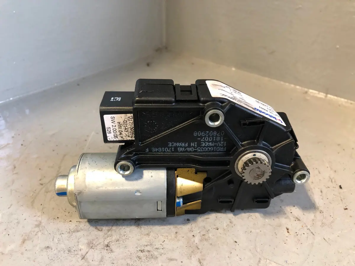 Range Rover L322 Electric Sunroof Motor Egq000020 2006 To 2009 1