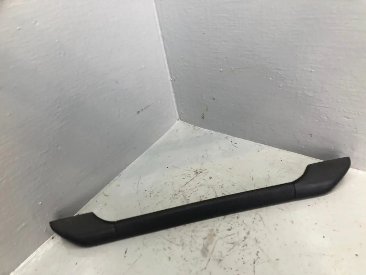 Discovery 2 Tailgate Handle Interior Black Land Rover 1998 To 2004 1