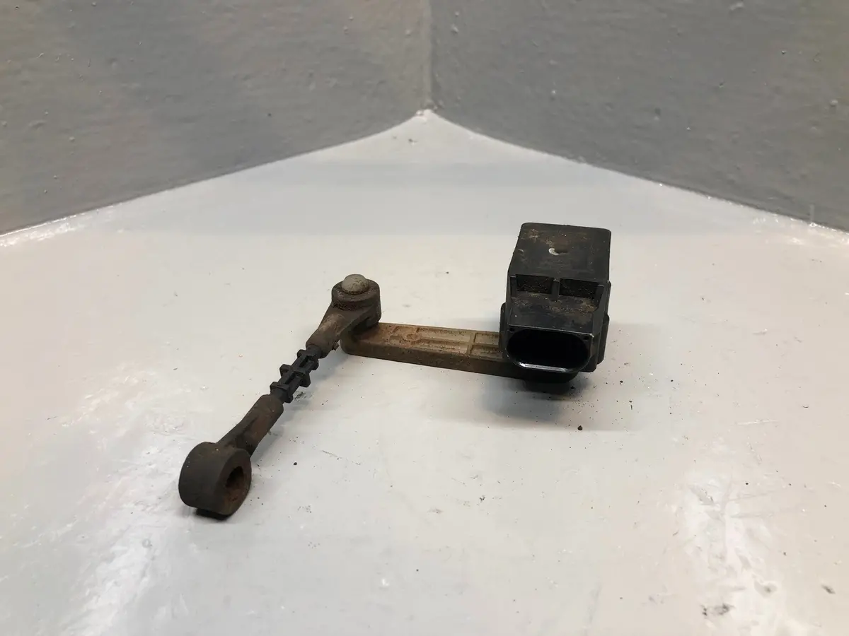Discovery 3 Ride Height Sensor Front Near Side Rqh500071 Land Rover 1
