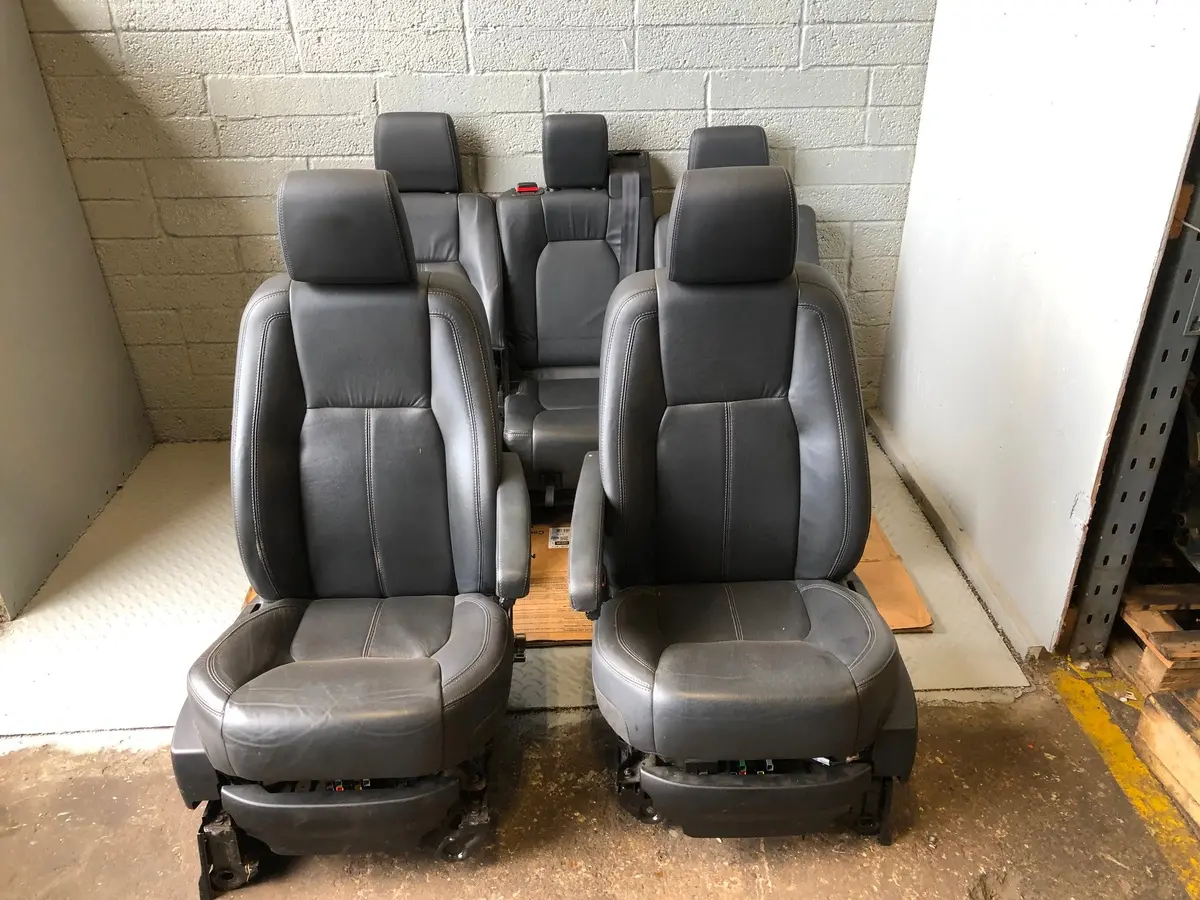 Discovery 4 Hse Seats Leather In Black Land Rover 2014 To 2016 Facelift K19085 1
