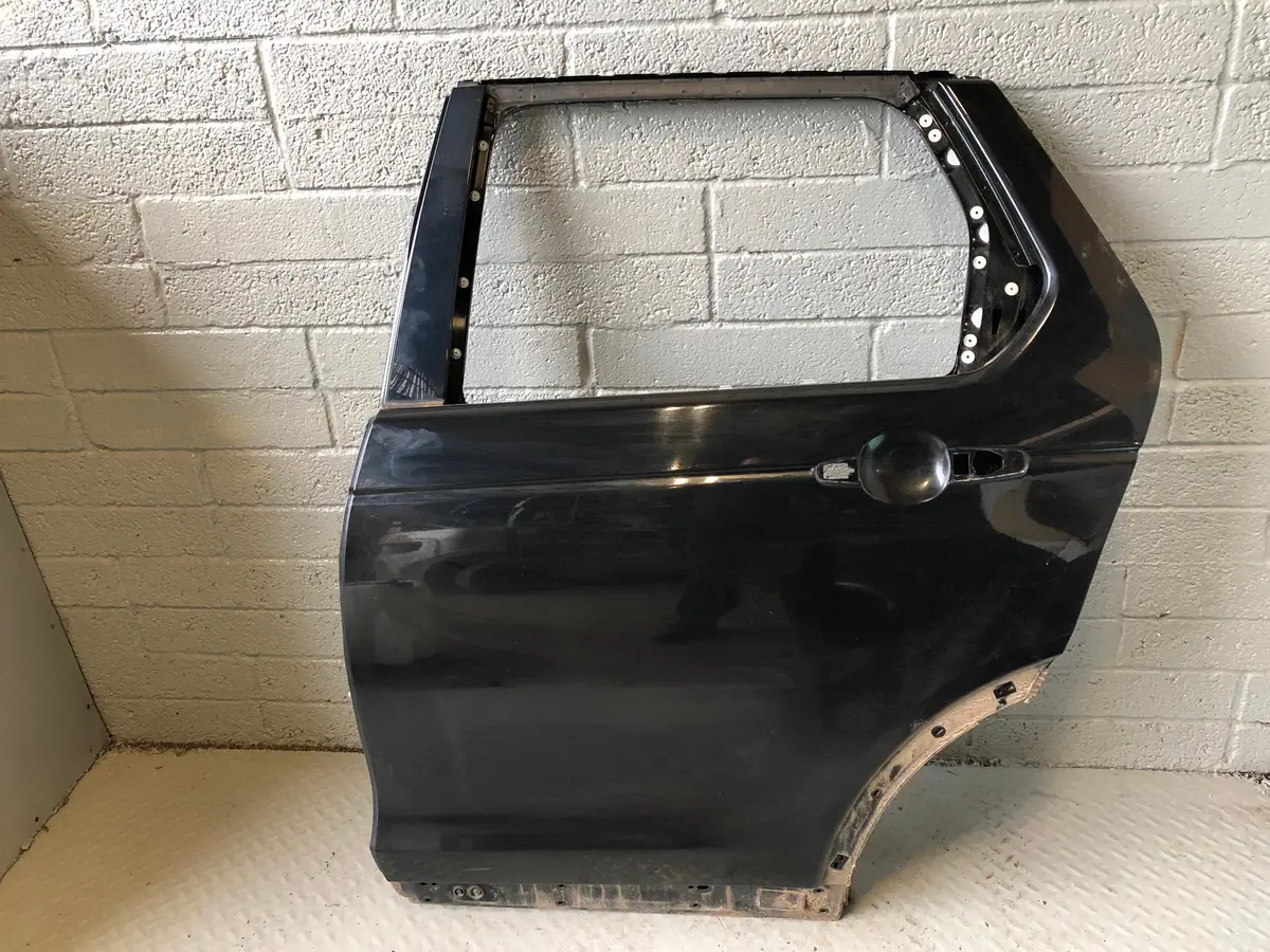 Discovery Sport Door Near Side Rear Santorini Black L550 Land Rover L26095 1