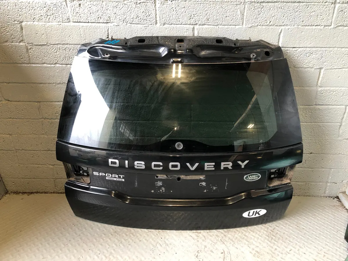 Discovery Sport Tailgate With Glass Santorini Black L550 Land Rover L26095 1