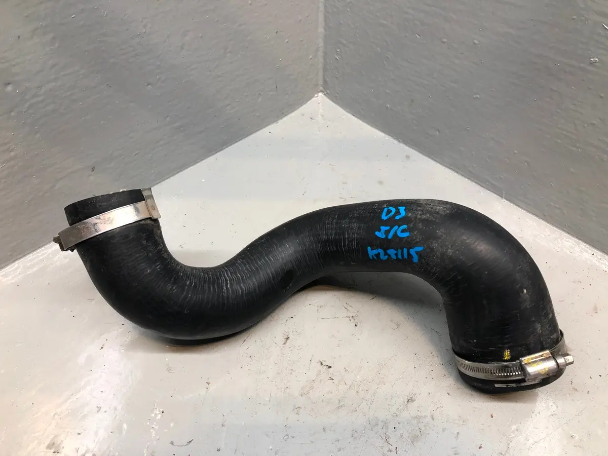 Discovery 3 Intercooler Pipe Turbo Hose 2.7 Tdv6 Land Rover Pnh500223 1