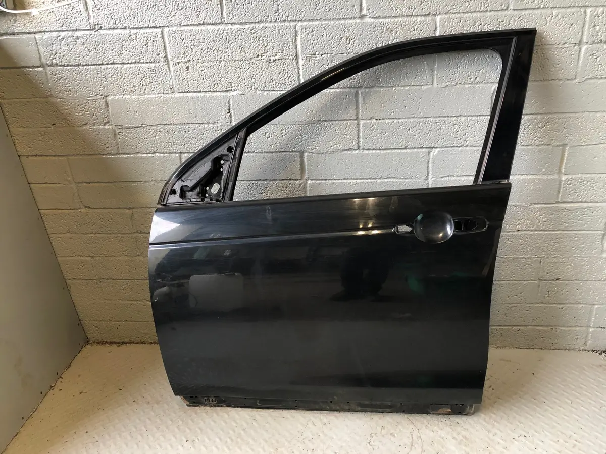 Discovery Sport Door Near Side Front Santorini Black L550 Land Rover L26095 1