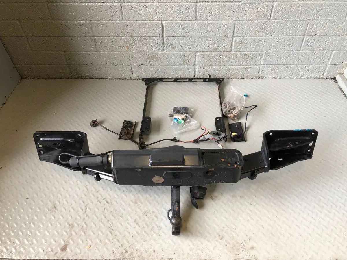 Range Rover L405 Electric Deployable Tow Bar Westfalia 2013 To 2017 1