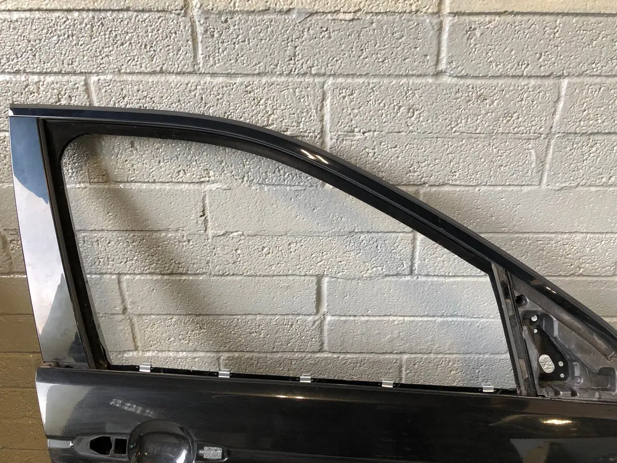 Discovery Sport Door Off Side Front Santorini Black L550 Land Rover L26095 2