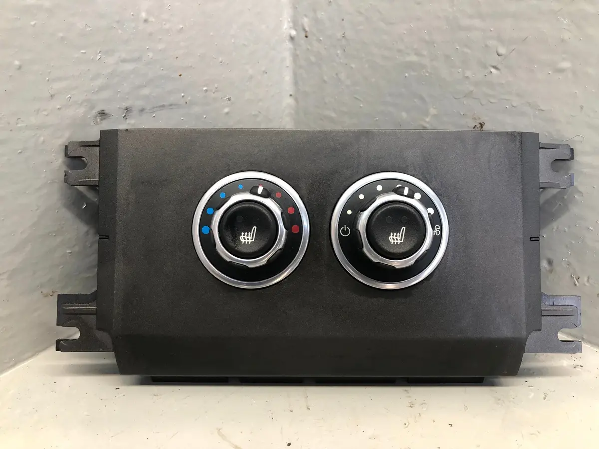 Range Rover L322 Rear Centre Console Heater Control Switch P7h42-18C612-Jb 1
