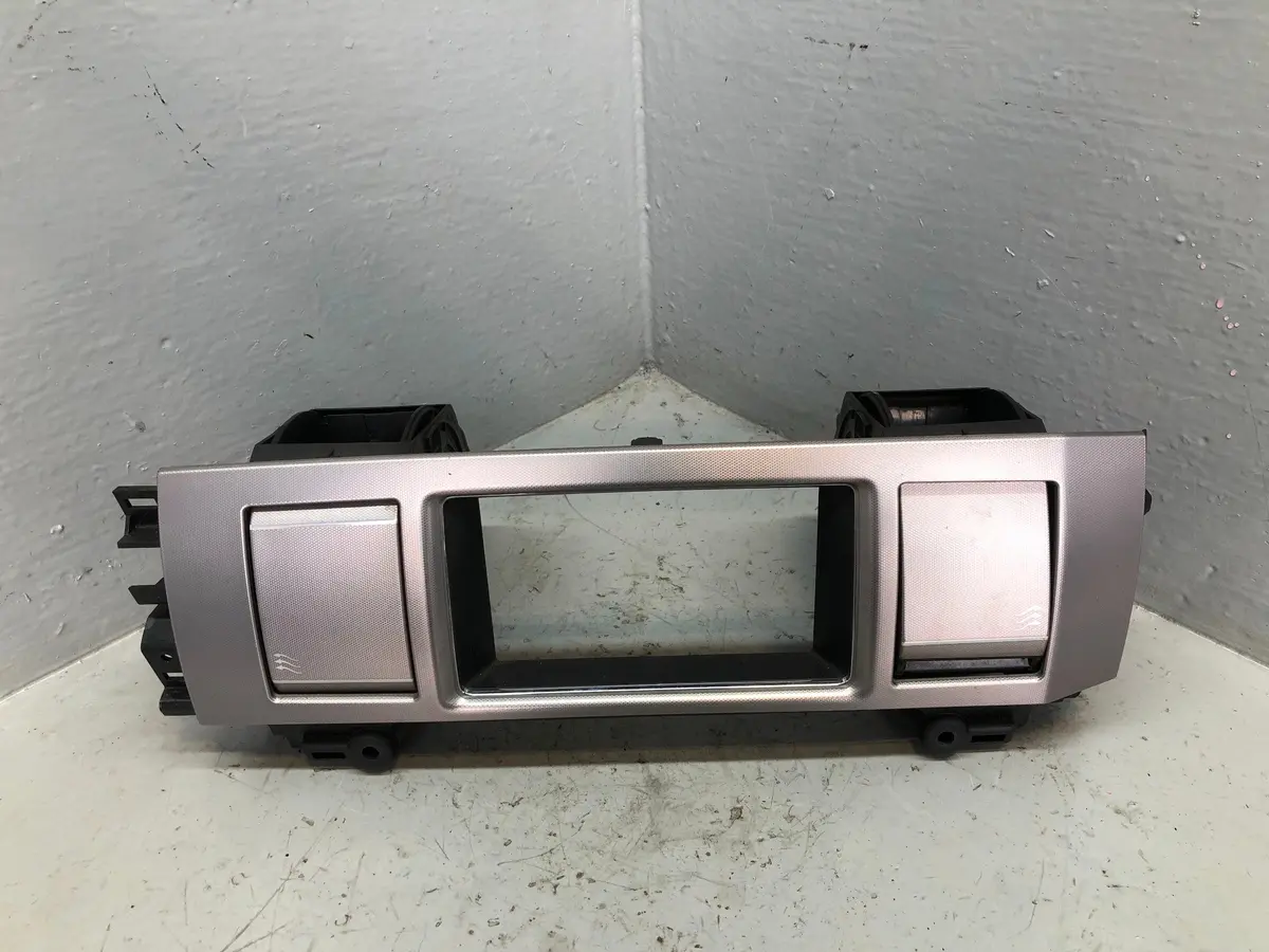 Jaguar Xf Dashboard Air Vents Centre 8X23-19K617-Bj / Aj X250 2007 To 2012 1