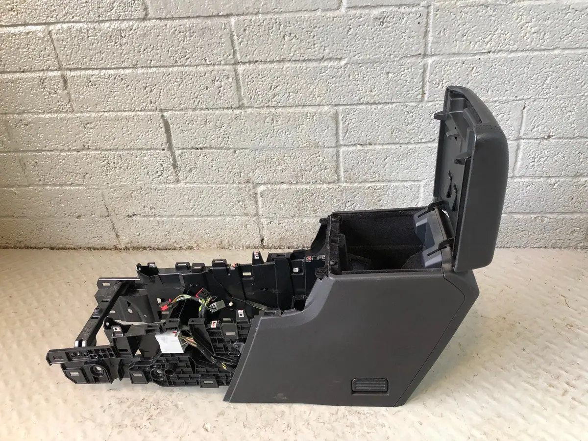 Discovery Sport Centre Console In Black L550 Land Rover 2014 To 2019 L26095 1