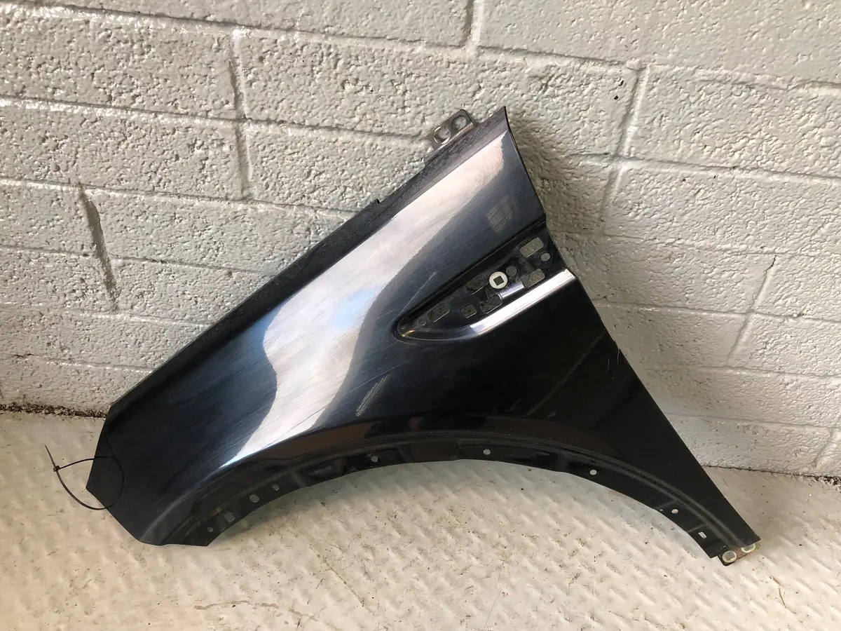 Discovery Sport Front Wing Near Side Front Santorini Black Lrc 820 Land Rover 1