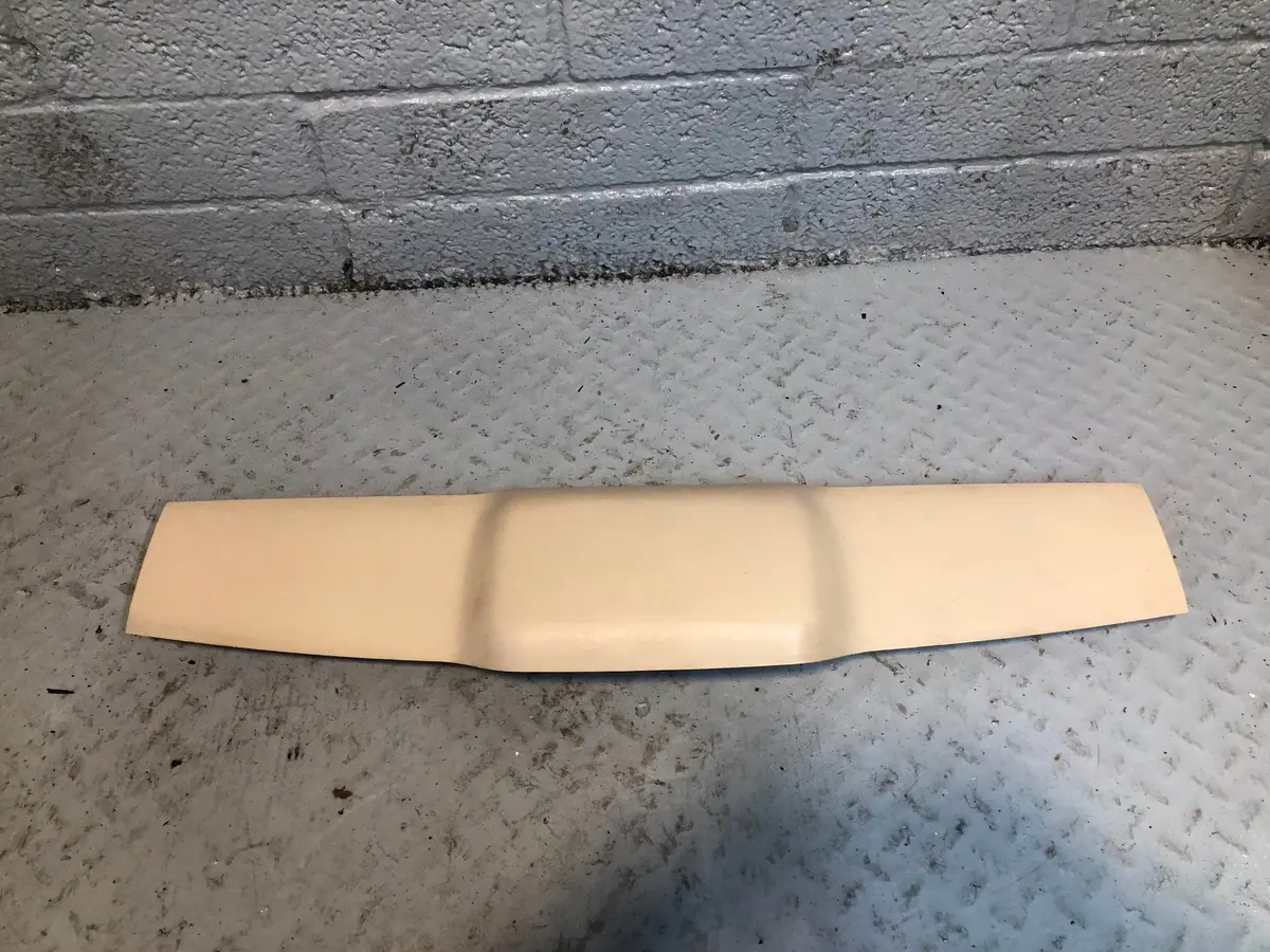 Range Rover L322 Interior Upper Tailgate Plastic Trim In Parchment 2002 To 2013 1