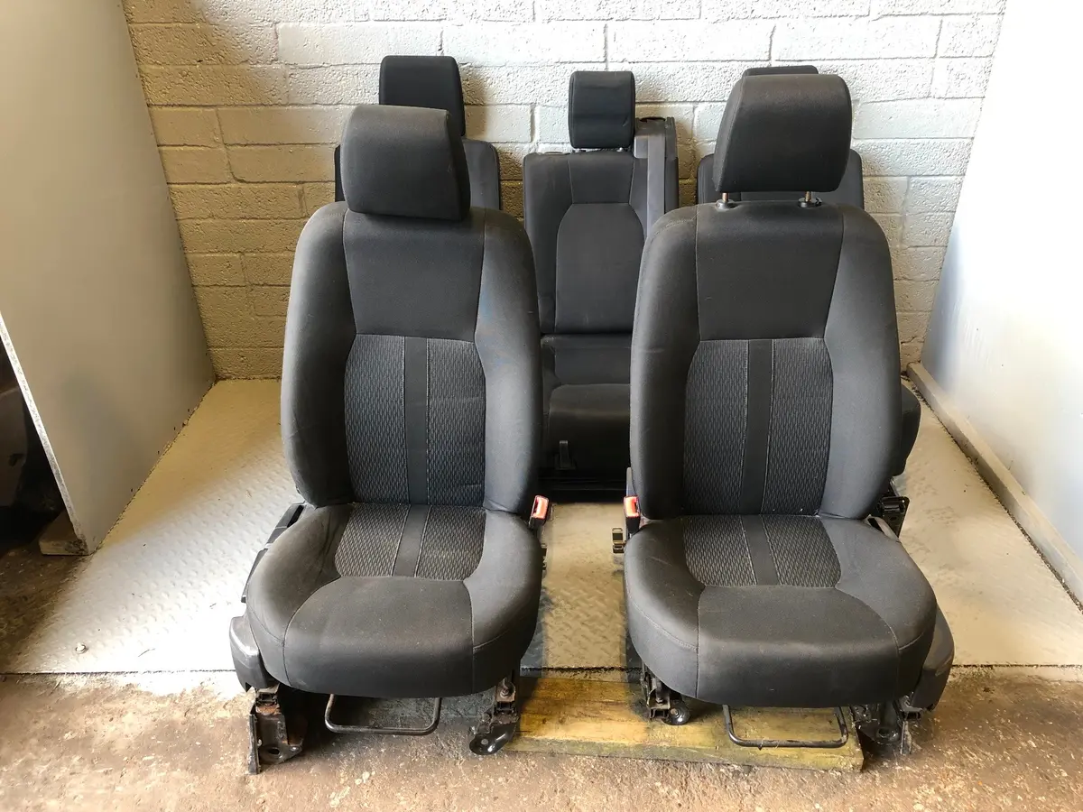 Discovery 4 Seats Cloth Manual X 5 In Black Land Rover 2009 To 2014 K30075 1