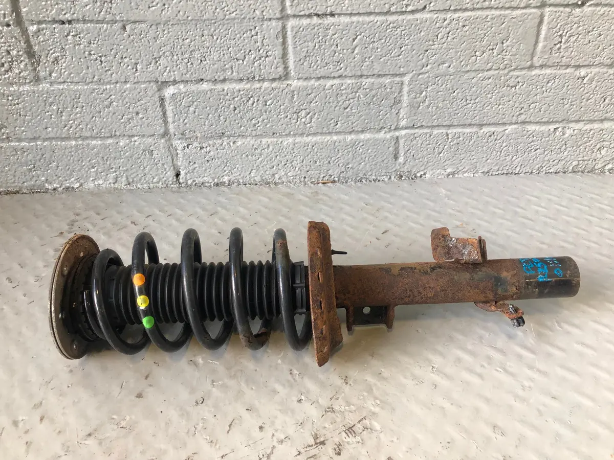 Freelander 2 Suspension Strut Shock Absorber Off Side Front Land Rover R25075 1
